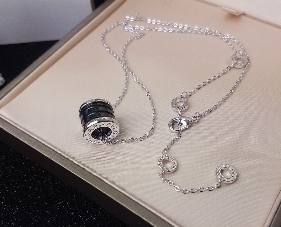 BGN002 Black and white ceramic B zero1 necklace - ccjewelryacc