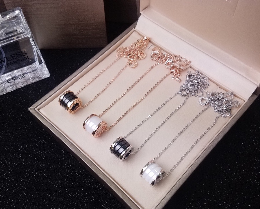 BGN002 Black and white ceramic B zero1 necklace - ccjewelryacc