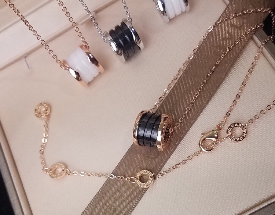 BGN002 Black and white ceramic B zero1 necklace - ccjewelryacc