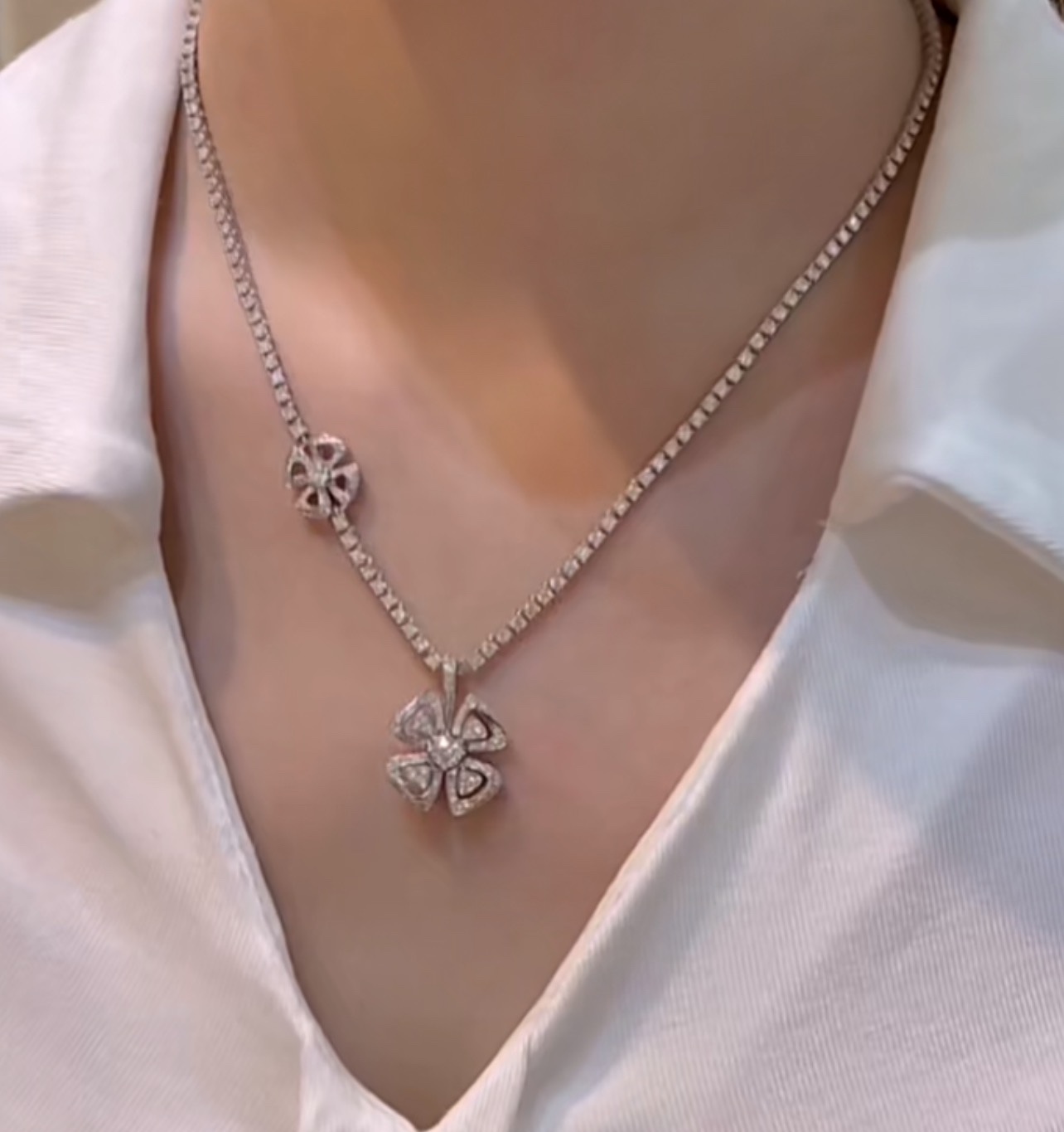 BGNV003 V-Gold Full Diamond Fiorever necklace 2 motif - ccjewelryacc