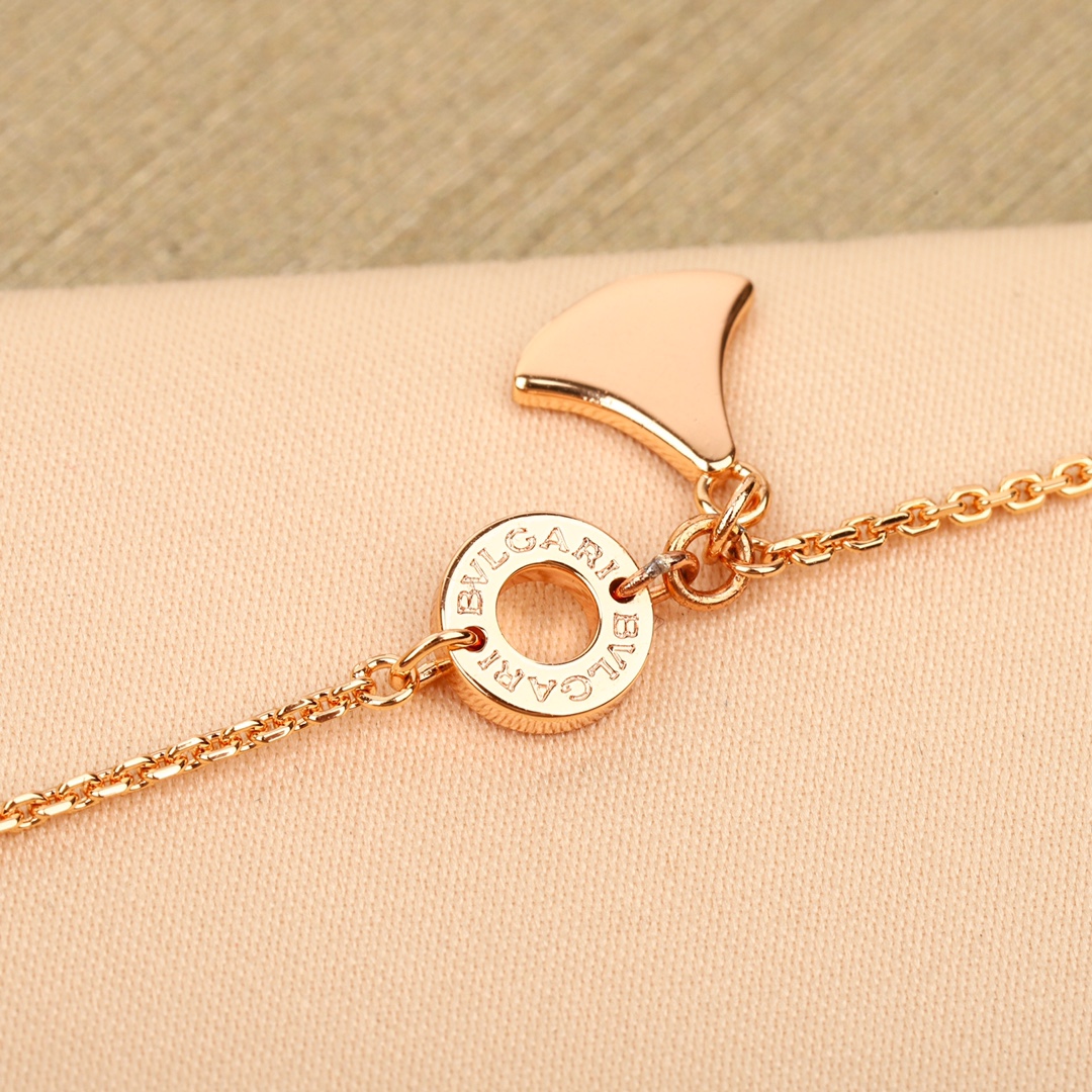 BGNV002 V-Gold Pink Diamond and mother of pearl divas dream necklace - ccjewelryacc