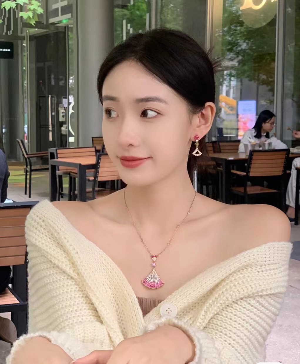 BGNV006 V-Gold Colorful diamond DIVA DREAM necklace - ccjewelryacc