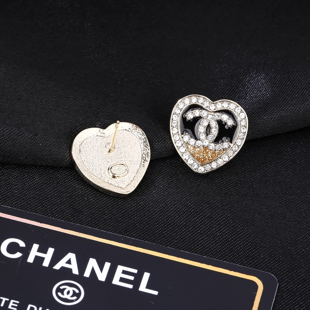 CCE276 Heart CC stud earring - ccjewelryacc
