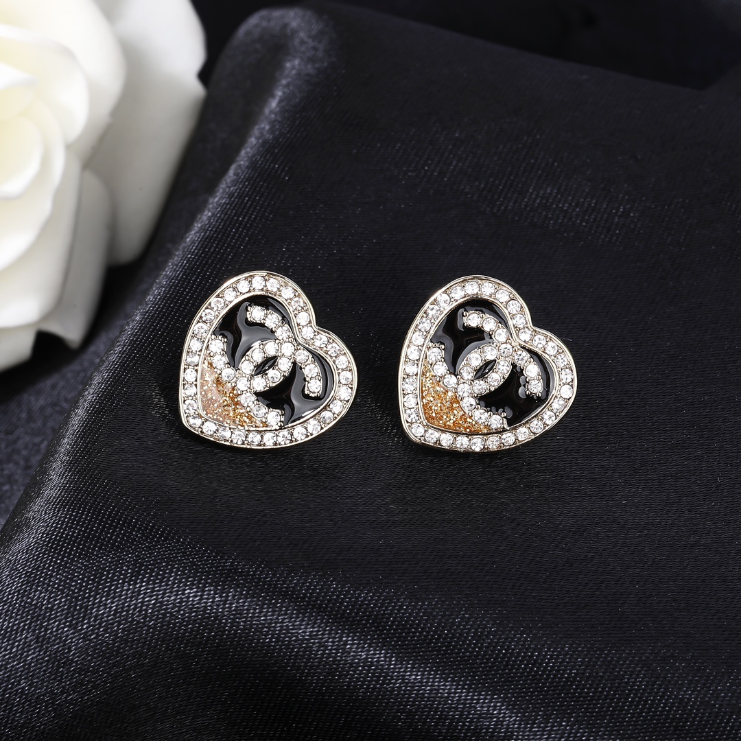 CCE276 Heart CC stud earring - ccjewelryacc