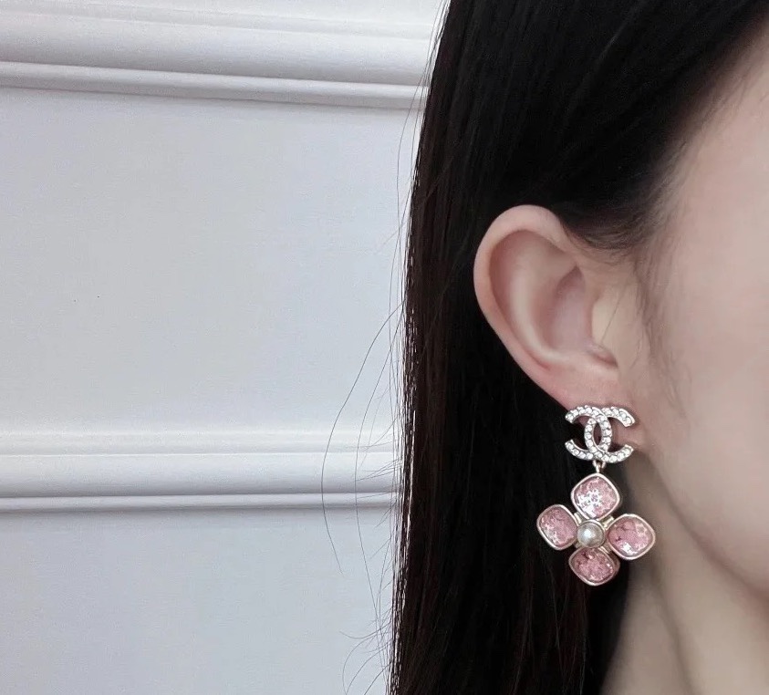 CCE638 Acrylic four leaf clover with crystal cc logo drop earring - ccjewelryacc