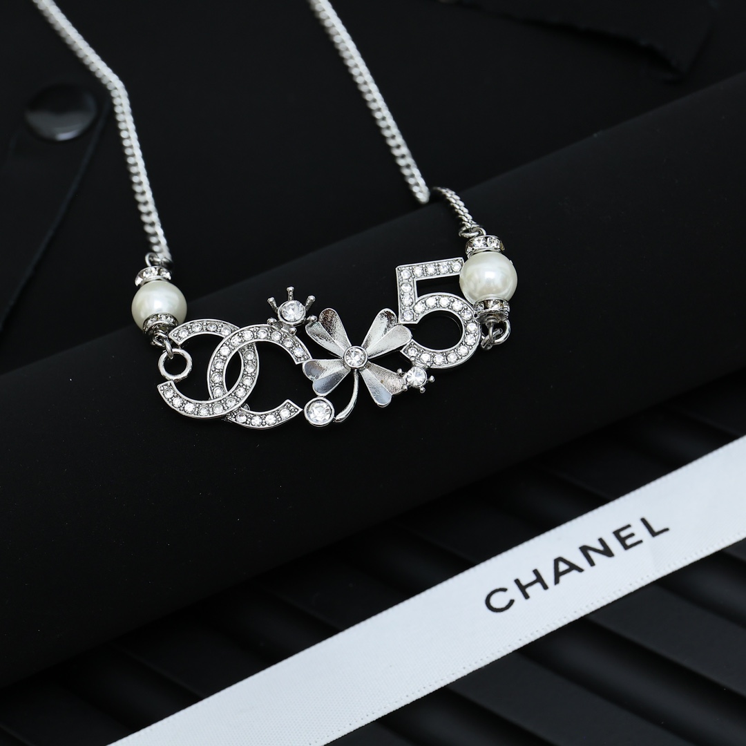 CCN353 CC logo Pendant Necklace - ccjewelryacc