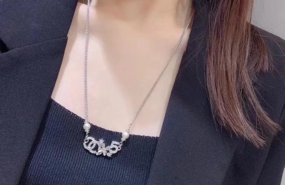 CCN353 CC logo Pendant Necklace - ccjewelryacc