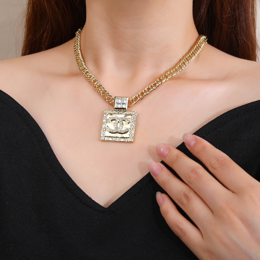 CCN524 CC Logo Choker necklace - ccjewelryacc