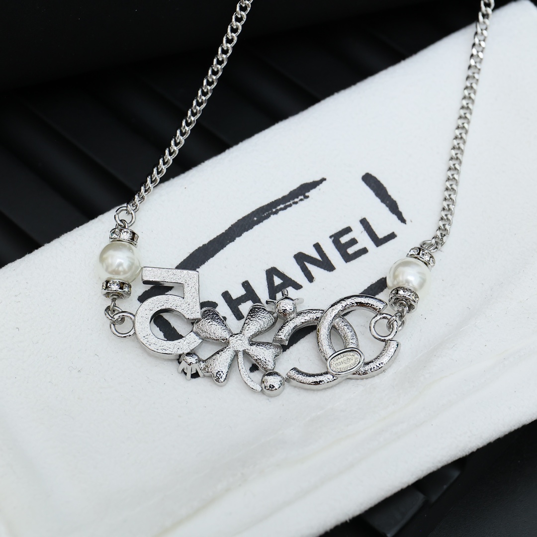 CCN353 CC logo Pendant Necklace - ccjewelryacc