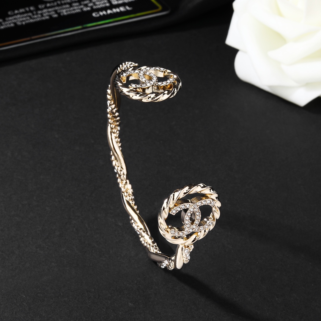 CCS021  Twist CC bangle Bracelet - ccjewelryacc