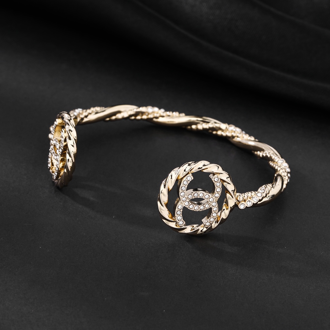 CCS021  Twist CC bangle Bracelet - ccjewelryacc