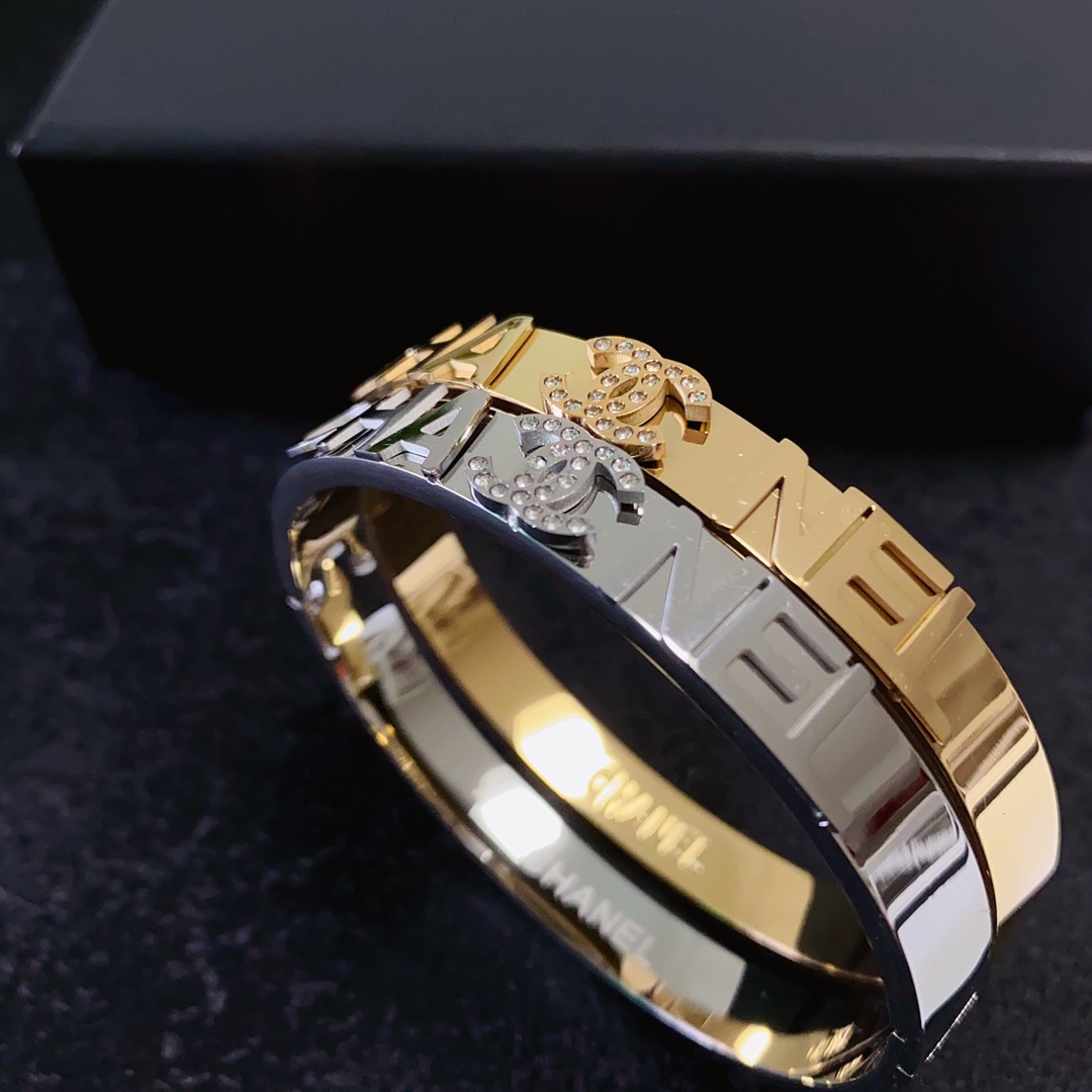 CCS133 Metal diamond CC cuff bracelet - ccjewelryacc