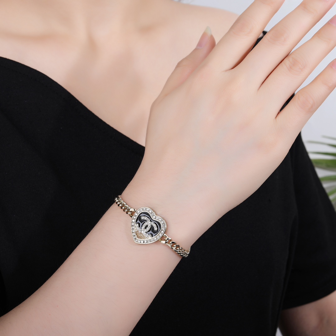 CCS027 Heart charm CC Bracelet - ccjewelryacc