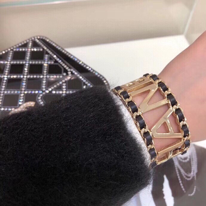 CCS148 Metal leather cc logo bangle bracelet - ccjewelryacc