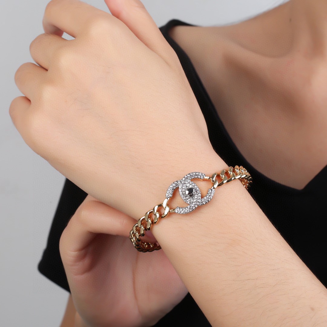 CCS151 Metal crystal cc logo bangle bracelet - ccjewelryacc