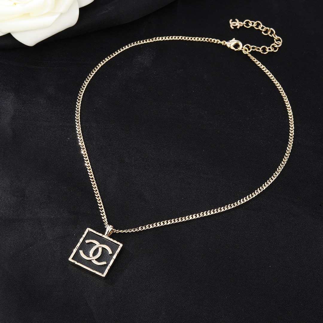 CCN526 CC Logo pendant necklace - ccjewelryacc