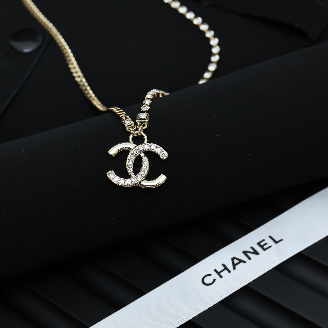 CCN057 CC Pendant Necklace - ccjewelryacc