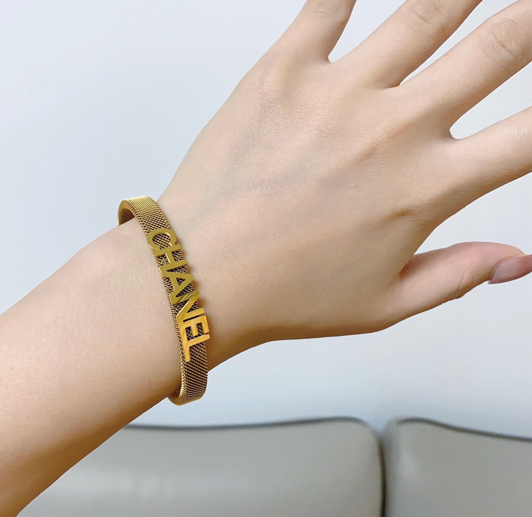 CCS177 Metal cc logo bangle bracelet - ccjewelryacc