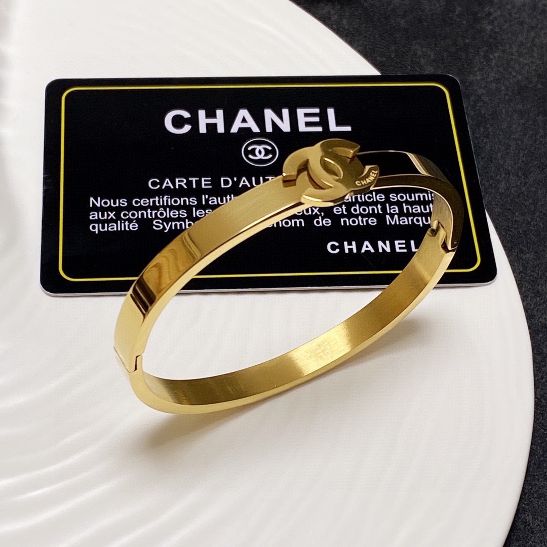 CCS174 Metal Gold cc logo bangle bracelet - ccjewelryacc