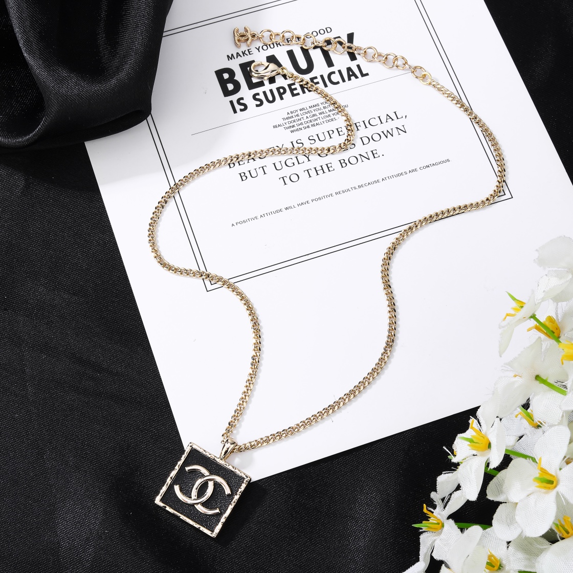 CCN526 CC Logo pendant necklace - ccjewelryacc