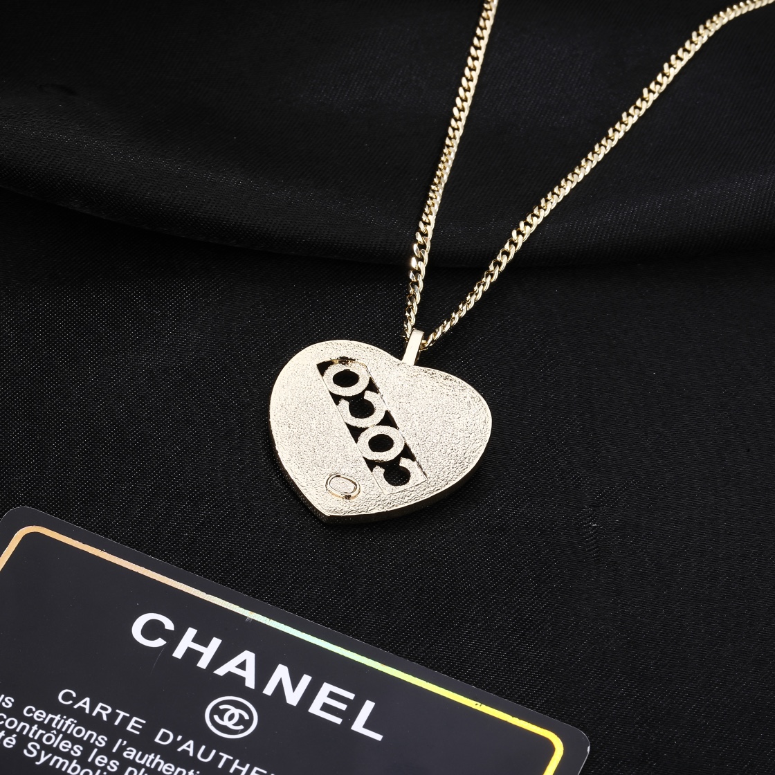 CCN134 Chanel Heart coco pendant necklace - ccjewelryacc