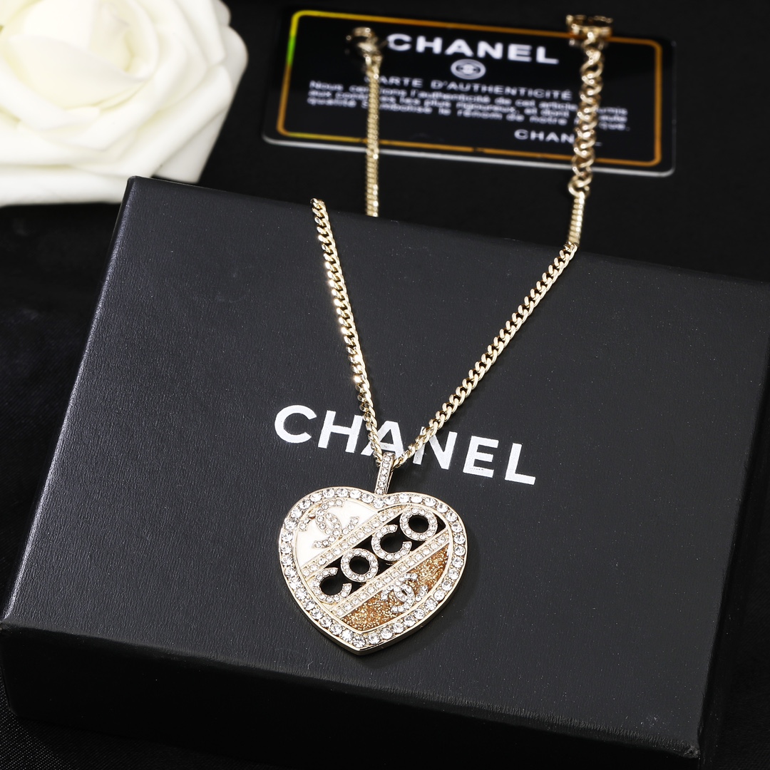 CCN134 Chanel Heart coco pendant necklace - ccjewelryacc