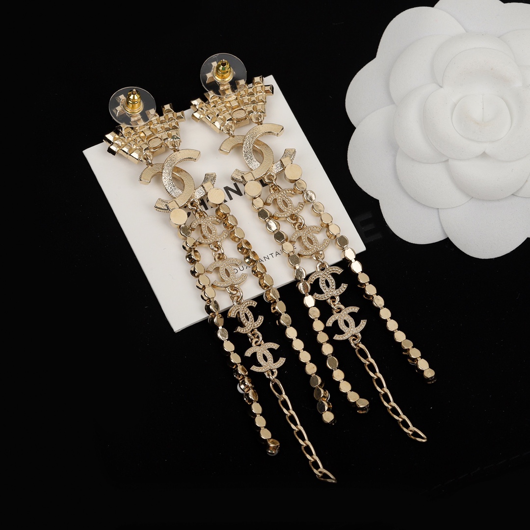 CCE842 Castle style with Swarovski diamond tassels earrings - ccjewelryacc