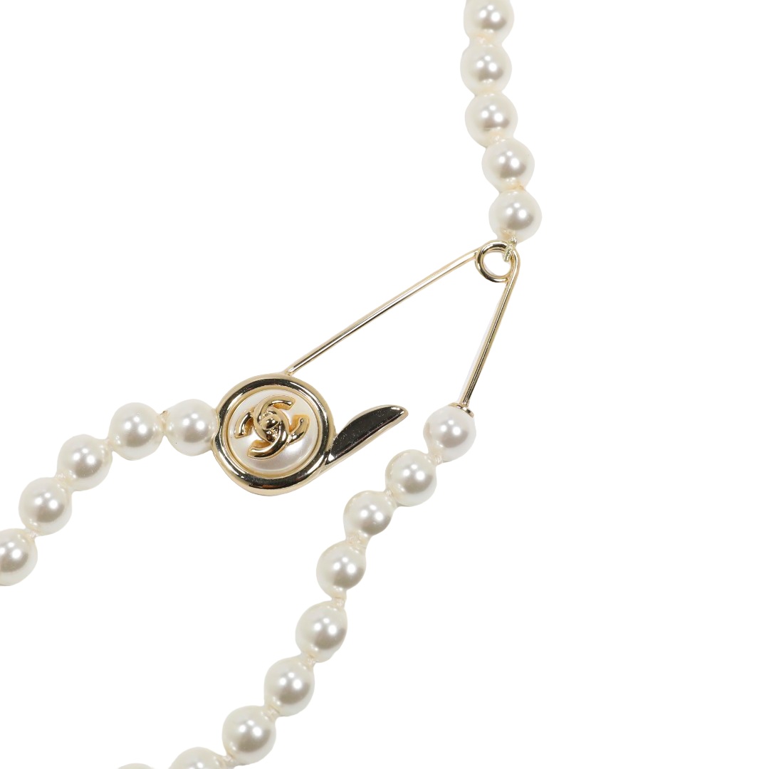 CCN535 Double Pearl chain with CC Logo safety pin necklace - ccfashionjewelry