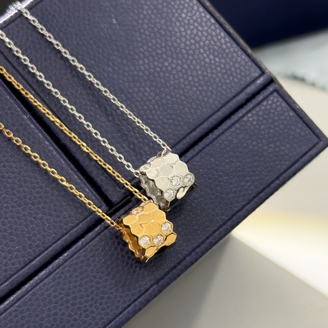 CMNS001 S925 Sterling silver diamond Bee My Love Petit Modele pendant necklace - ccjewelryacc