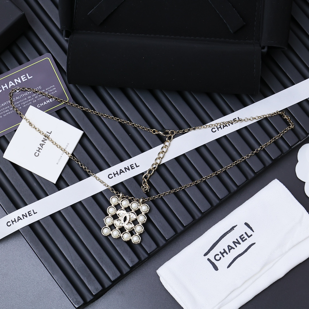 CCN376  CC Pendant Necklace - ccjewelryacc