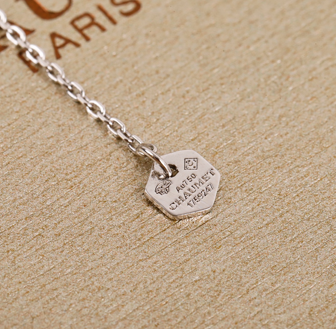 CMNV001 V-Gold diamond Bee My Love Pendant necklace - ccjewelryacc