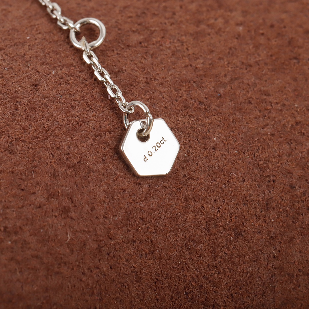 CMSV001 V-Gold diamond Bee My Love Bracelet - ccjewelryacc