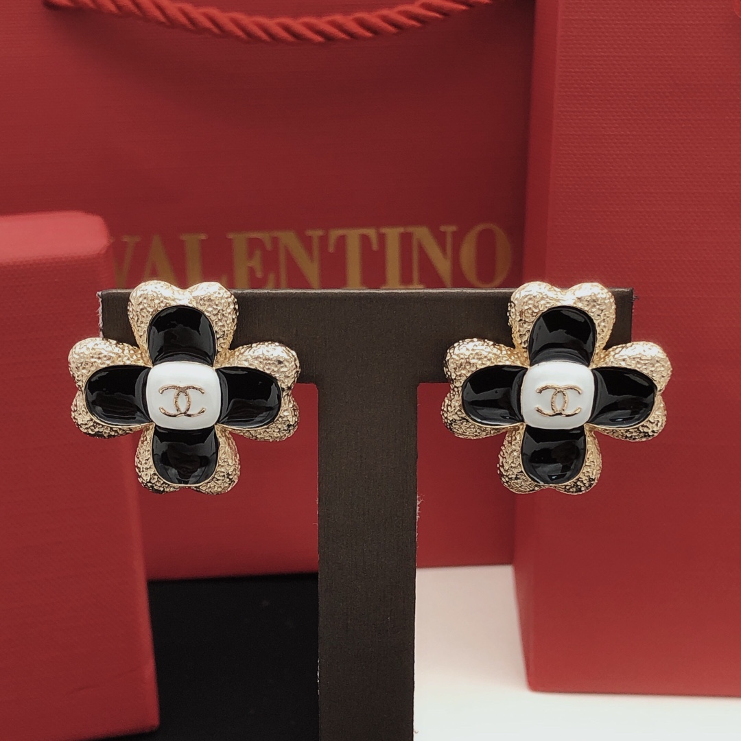 CCE213 CC Logo four leaf clover camellia flower earrings - ccjewelryacc