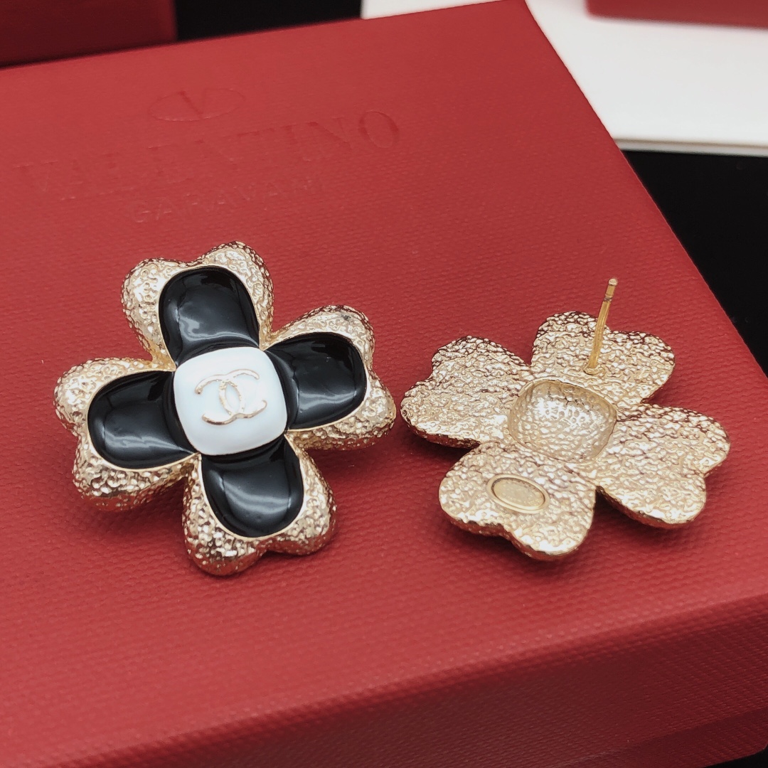 CCE213 CC Logo four leaf clover camellia flower earrings - ccjewelryacc