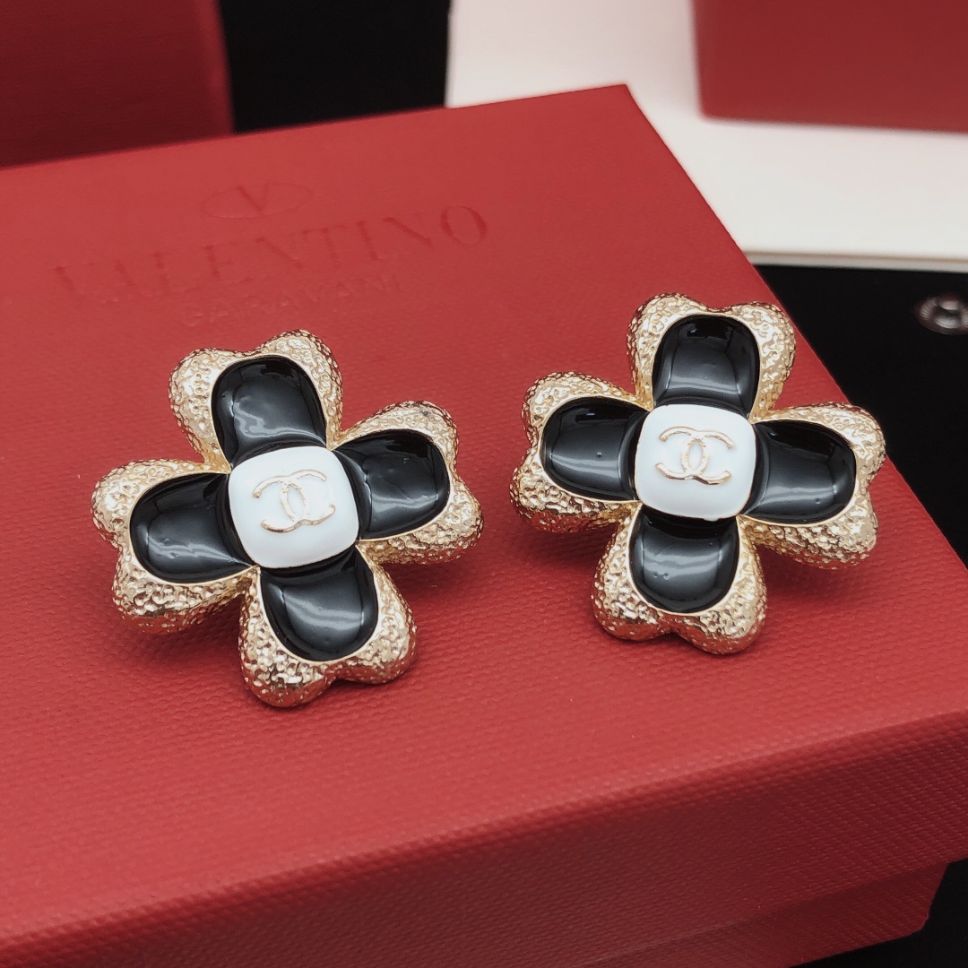 CCE213 CC Logo four leaf clover camellia flower earrings - ccjewelryacc