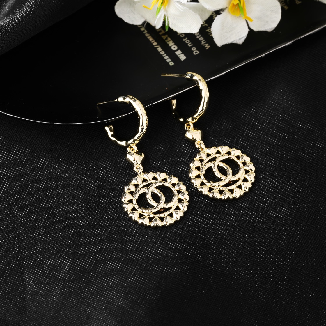 CCE141 Chanel metal gold Heart CC earring - ccjewelryacc
