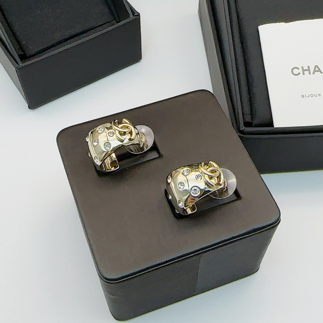 CCE856 24B Metal cc logo Hoop earring - ccjewelryacc