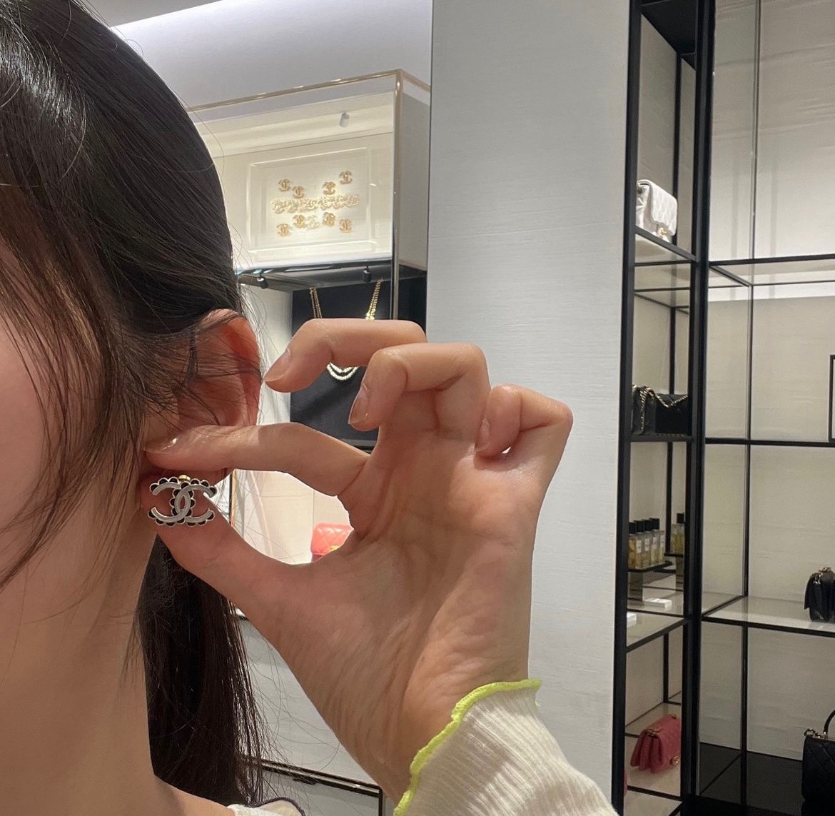 CCE858 24B Metal cc logo Stud earring - ccjewelryacc