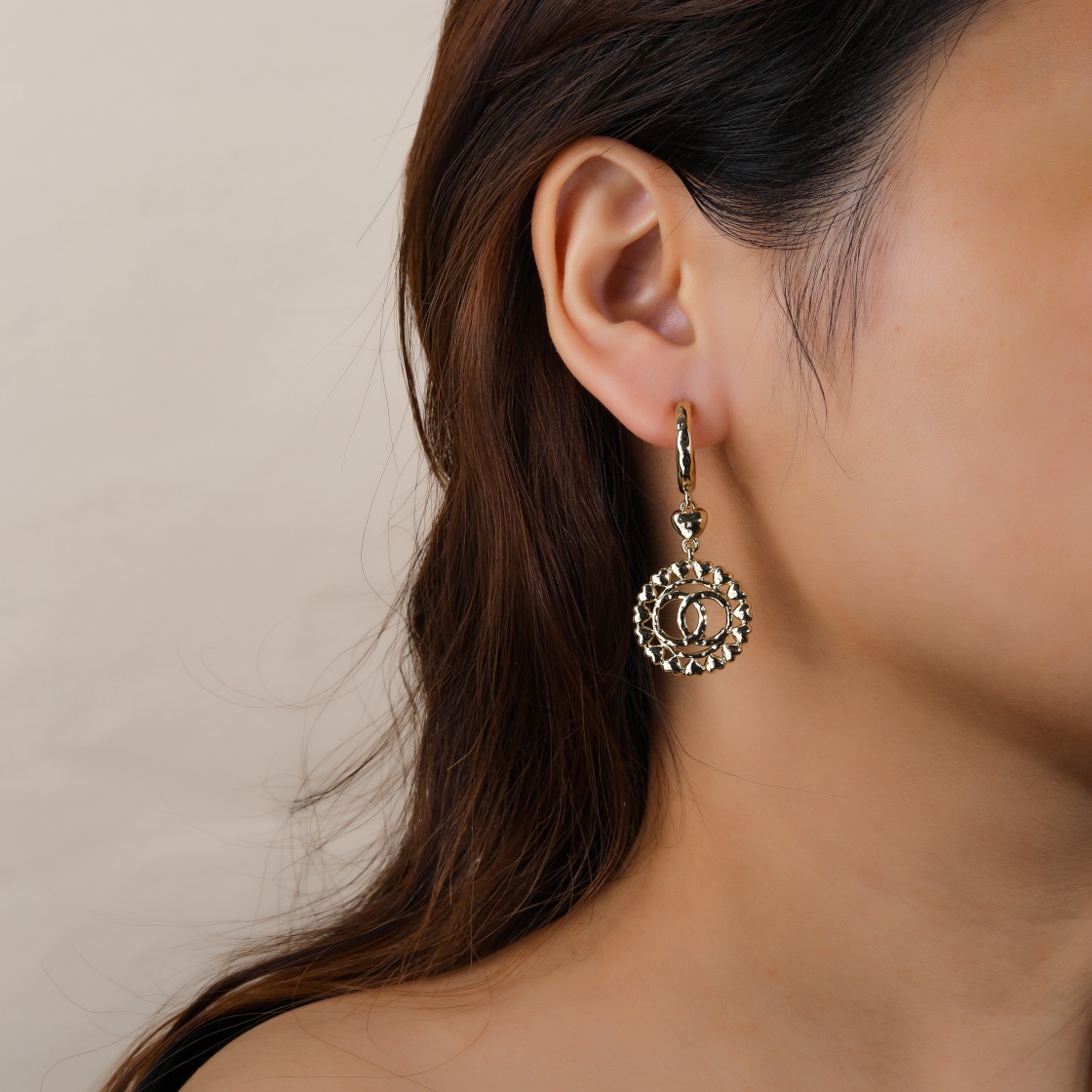 CCE141 Chanel metal gold Heart CC earring - ccjewelryacc