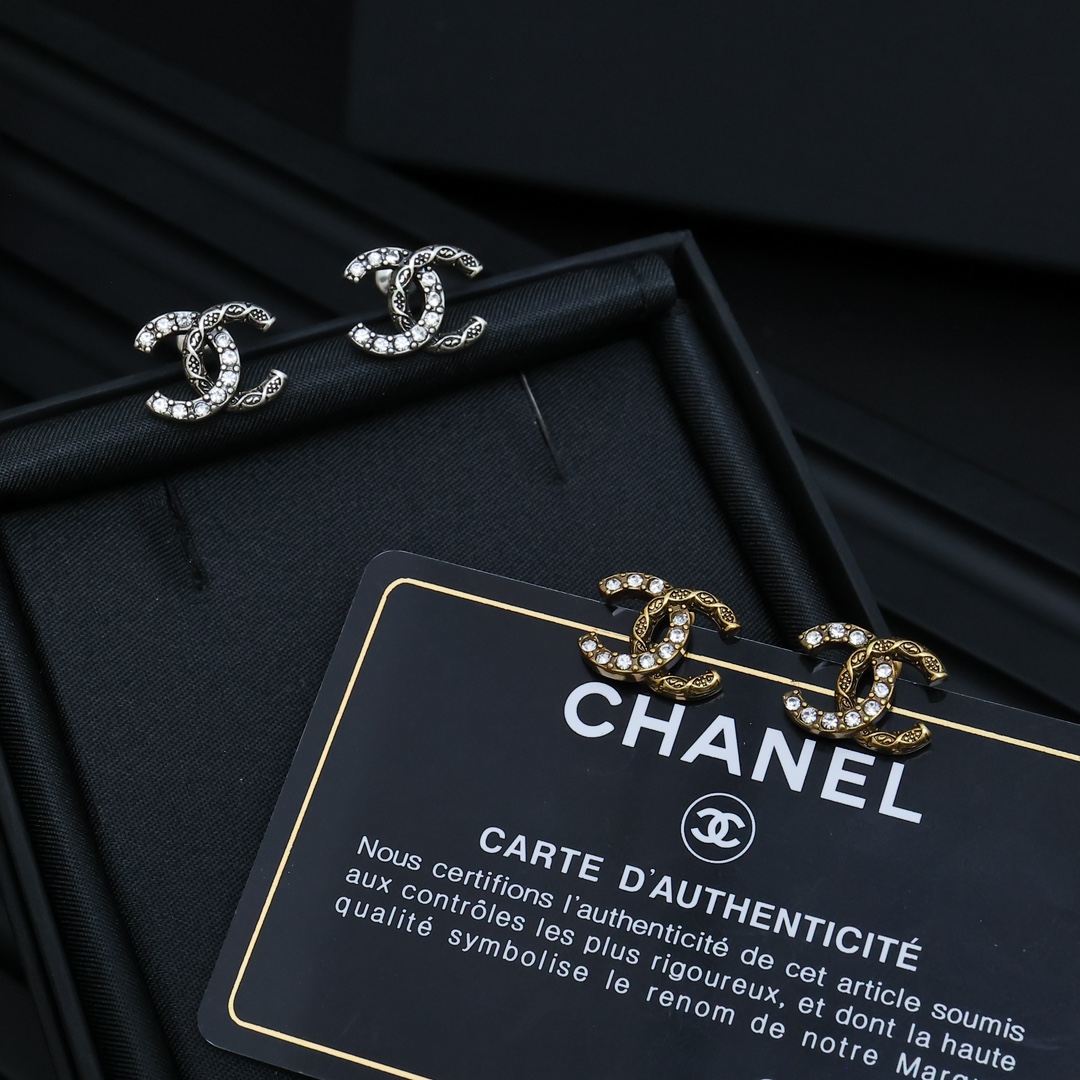 CCE820C 24A Vintage Crystal diamond CC Logo Stud earrings - ccjewelryacc