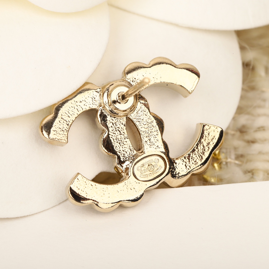 CCE858 24B Metal cc logo Stud earring - ccjewelryacc