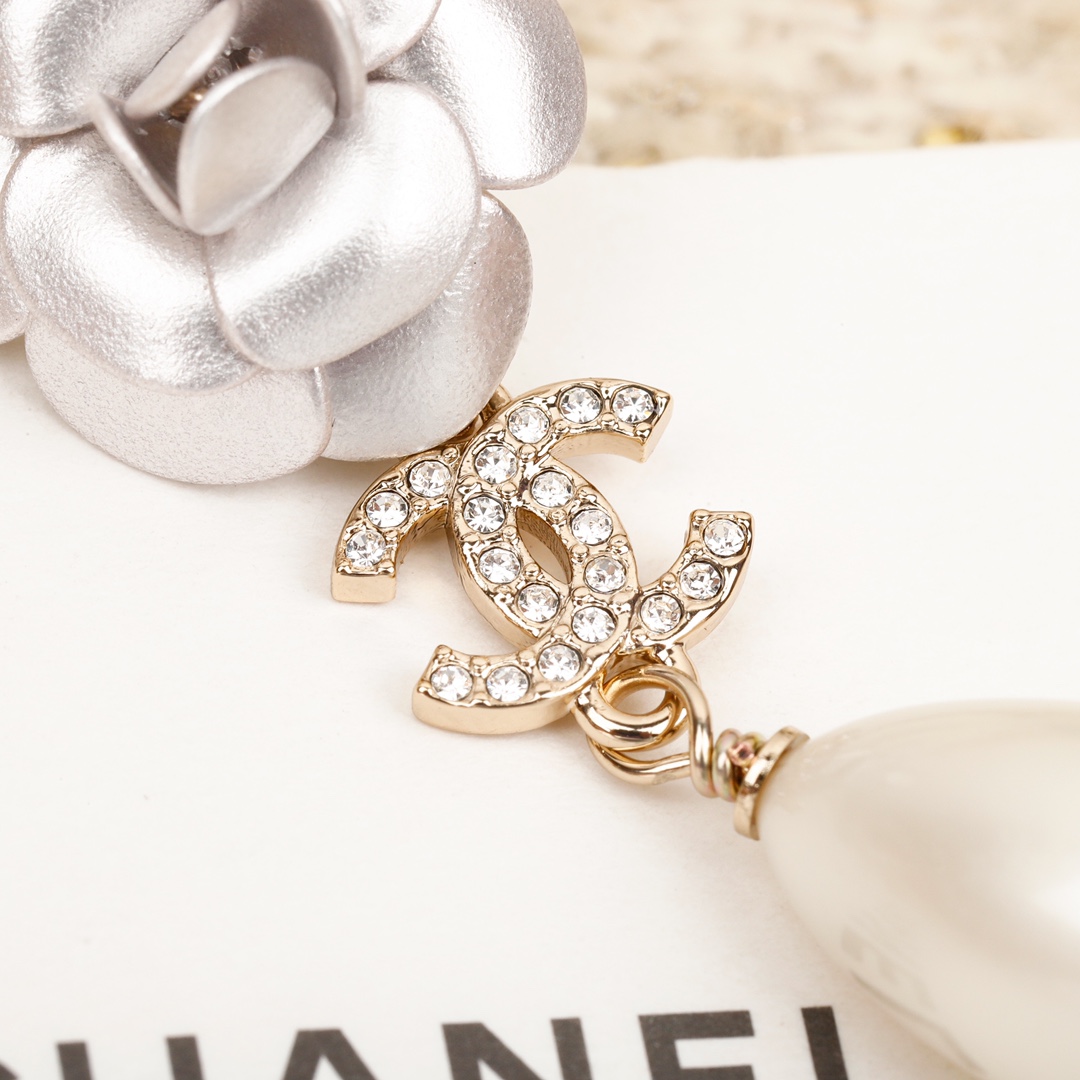 CCE873 23C camellia with cc logo pearl drop earring - ccjewelryacc