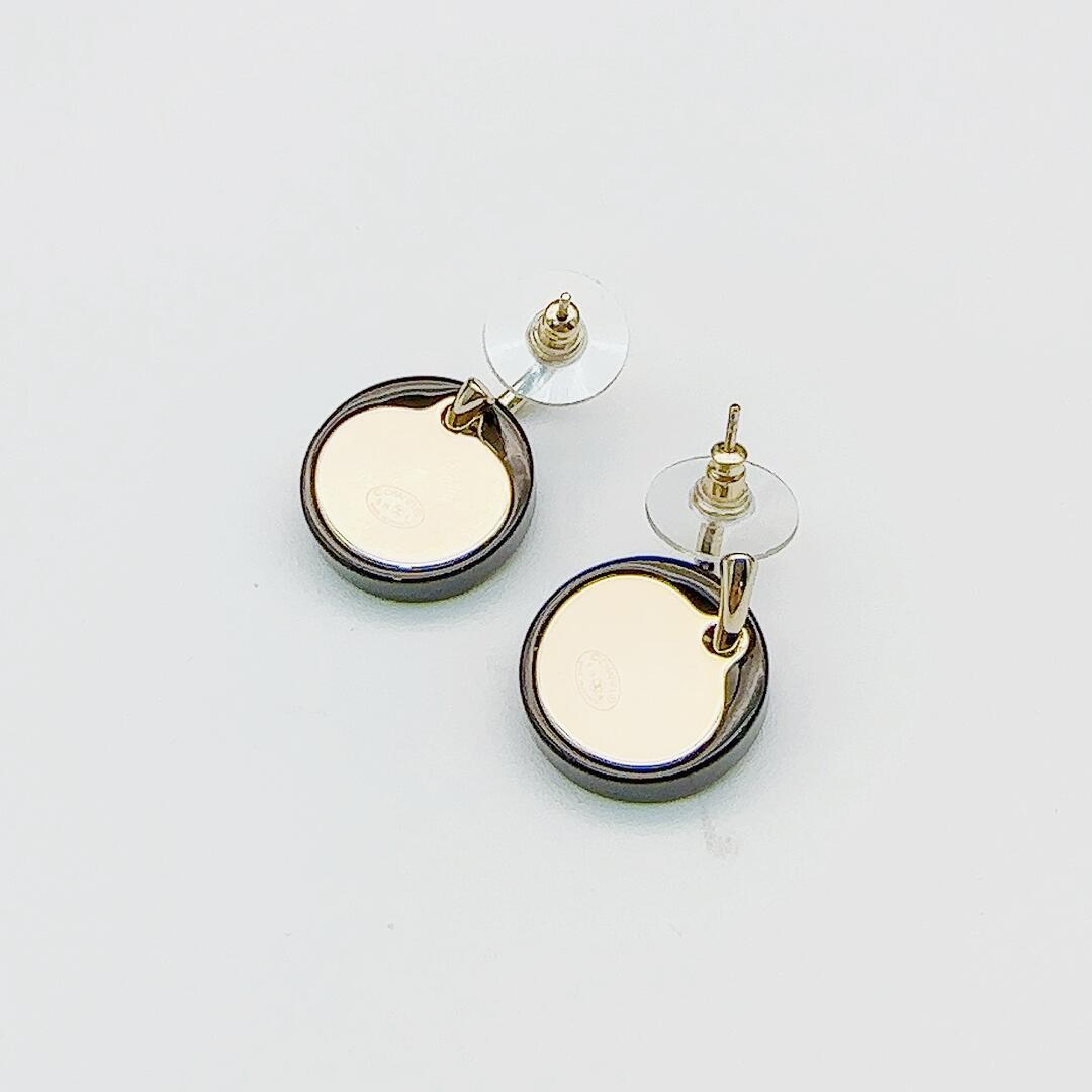 CCE869 24B Metal acrylic cc logo earring - ccjewelryacc