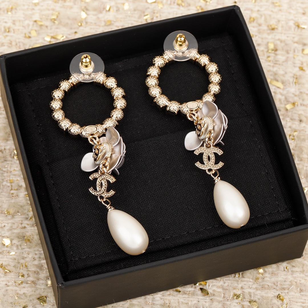 CCE873 23C camellia with cc logo pearl drop earring - ccjewelryacc