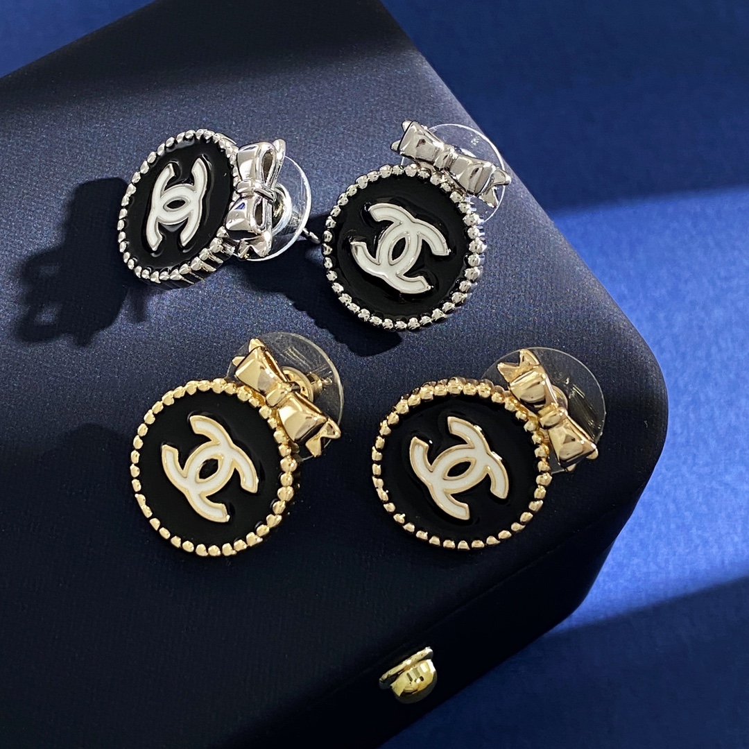 CCE818 Round Pink CC Logo with Bow stud earring - ccjewelryacc