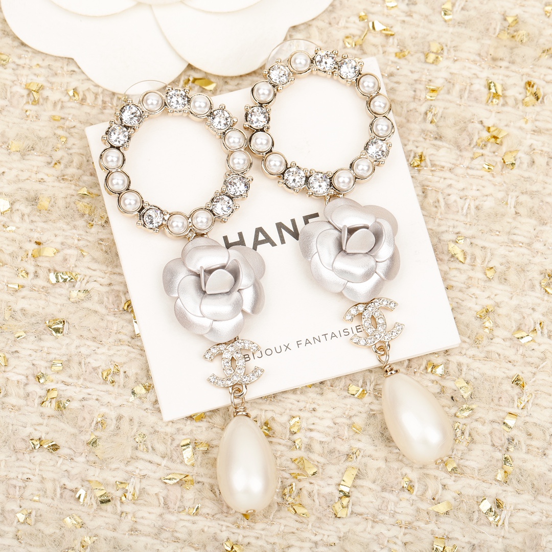 CCE873 23C camellia with cc logo pearl drop earring - ccjewelryacc