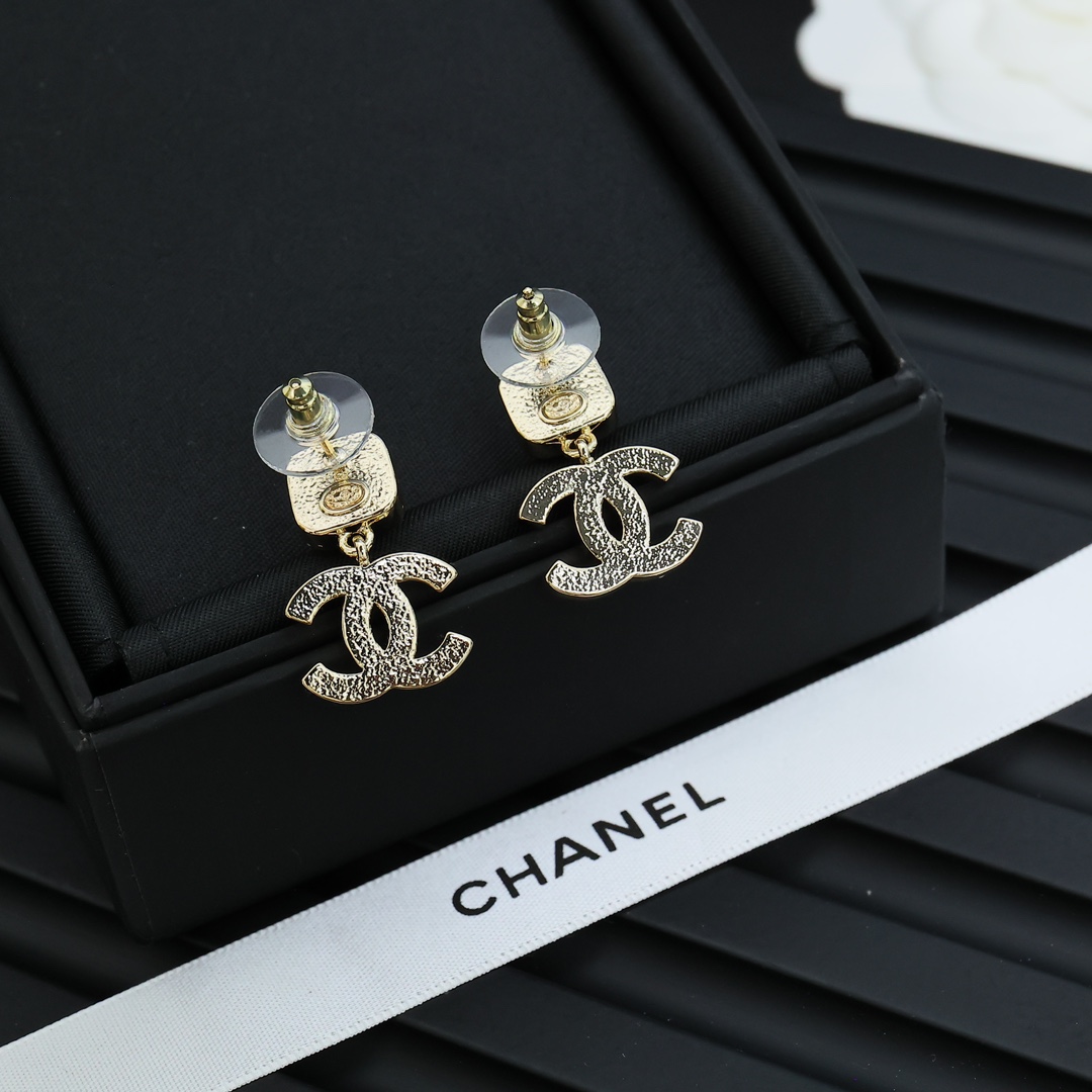 CCE794 Vintage crystal CC Logo earrings - ccjewelryacc