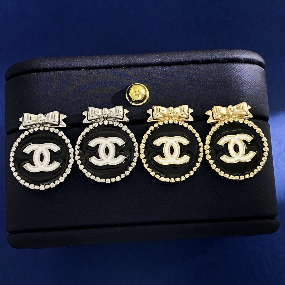 CCE818 Round Pink CC Logo with Bow stud earring - ccjewelryacc