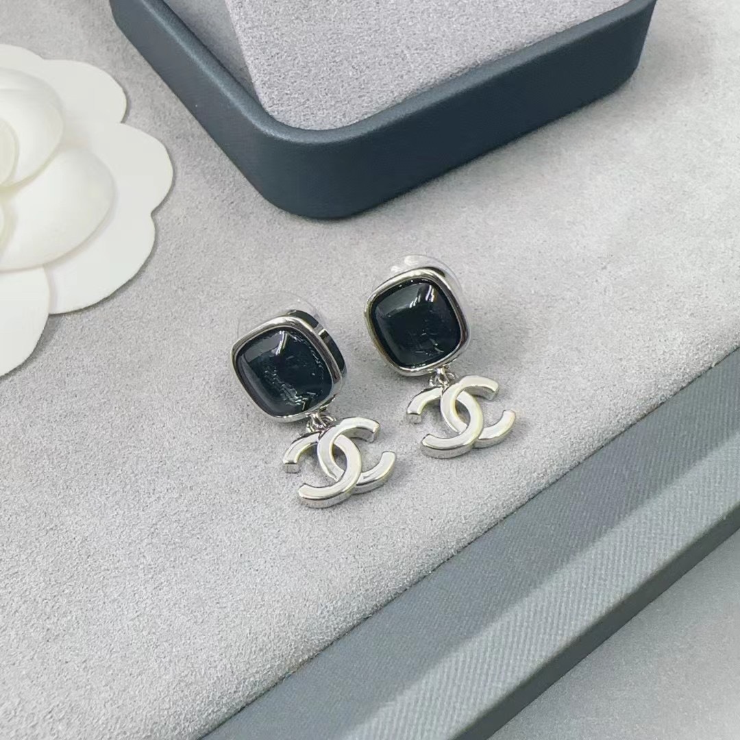 CCE867 24B Metal jean blue Resin cc logo earring - ccjewelryacc