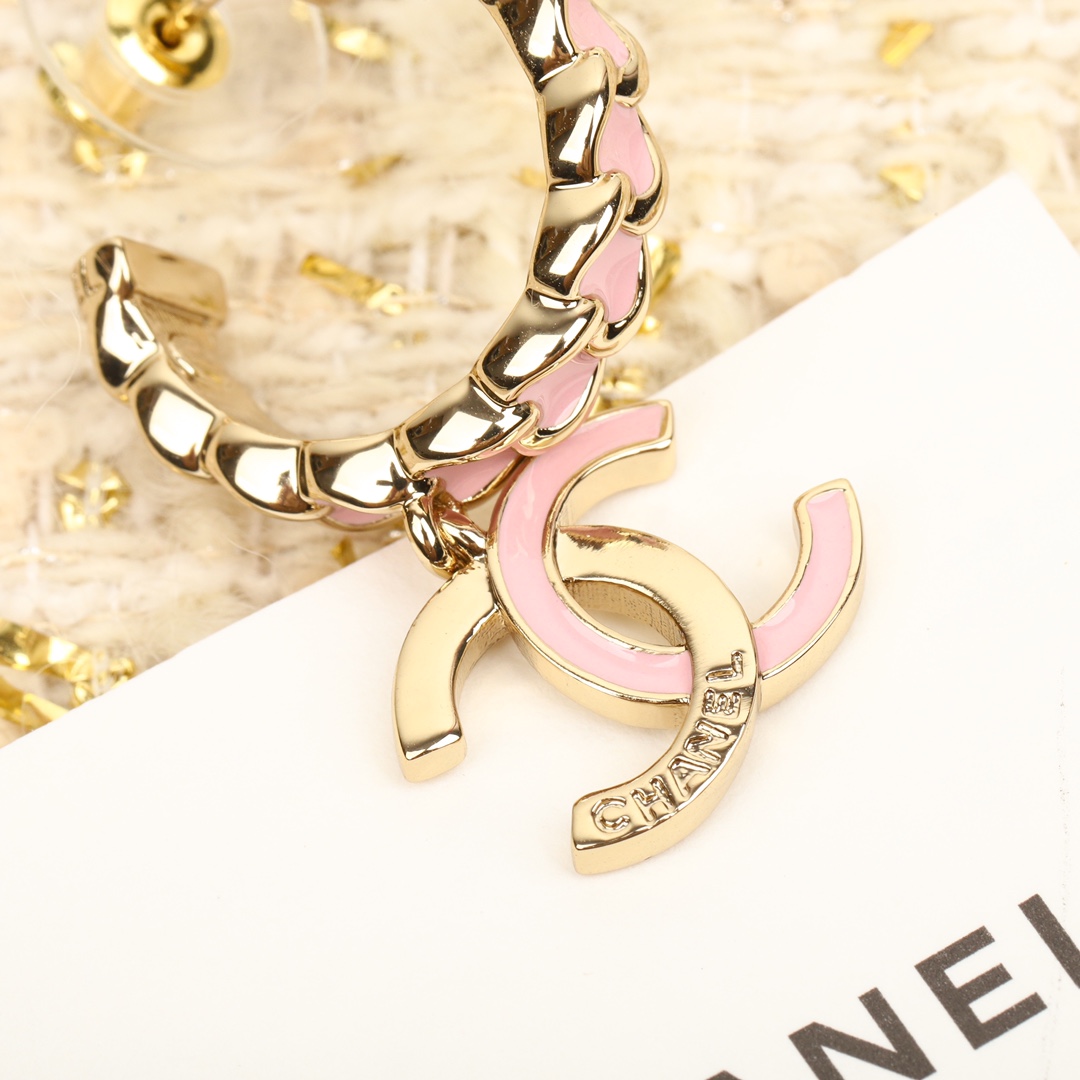 CCE859 24B Metal Pink enamel cc logo Stud earring - ccjewelryacc